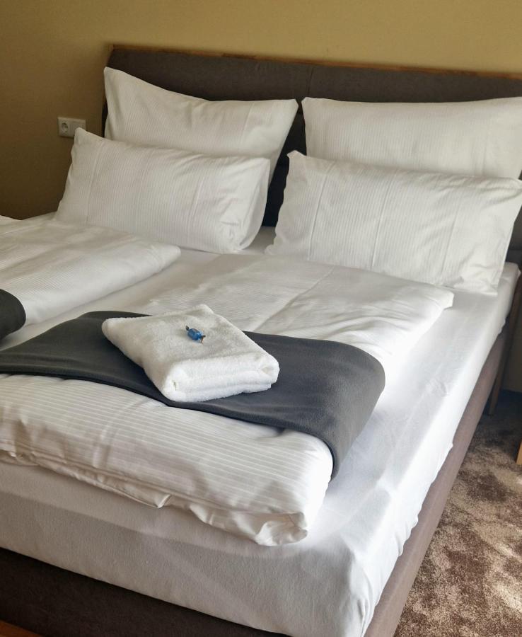 Hotel Rhin Inn Fehrbellin Eksteriør billede