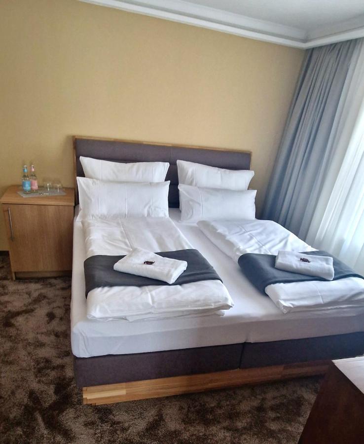 Hotel Rhin Inn Fehrbellin Eksteriør billede